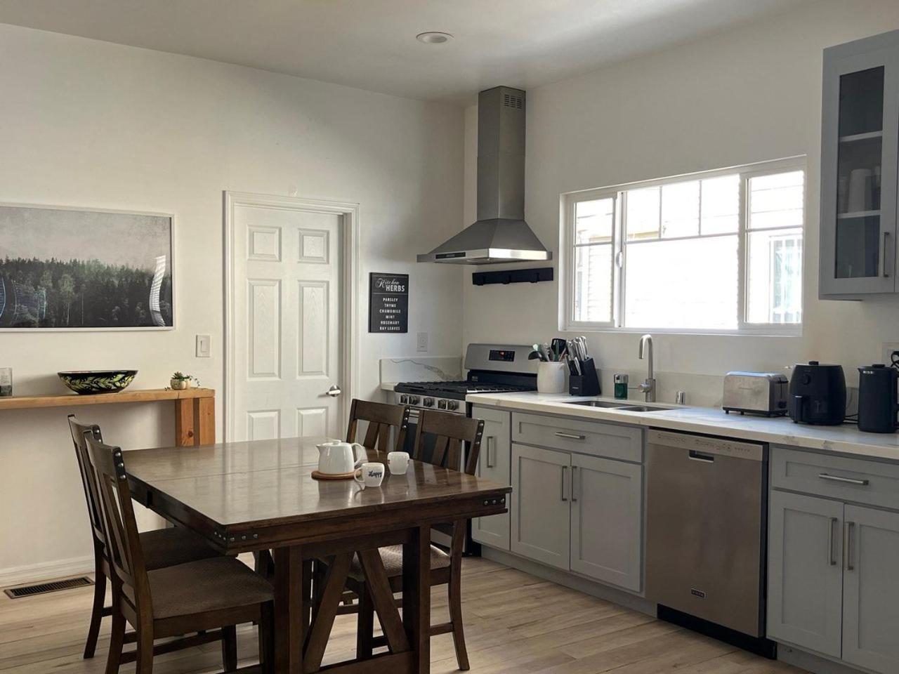 Columbia Downtown Dtla Hostel Лос Анджелис Екстериор снимка
