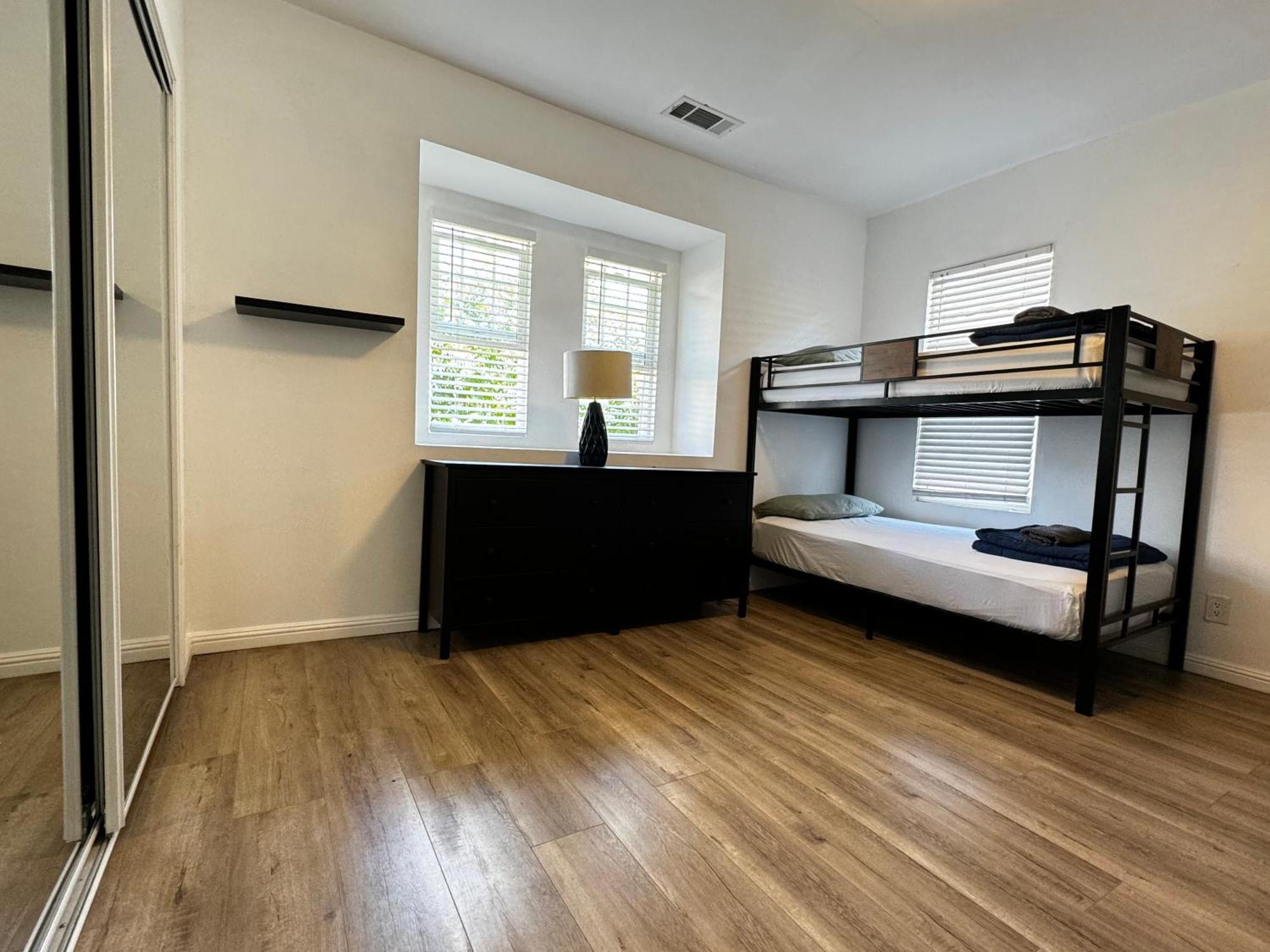 Columbia Downtown Dtla Hostel Лос Анджелис Екстериор снимка
